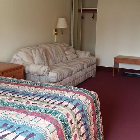 Budget Host Inn Allegan Екстериор снимка