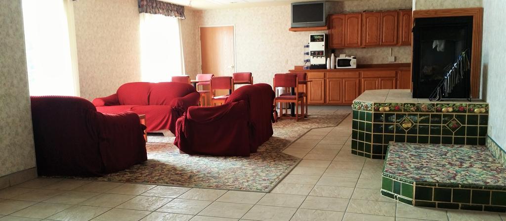 Budget Host Inn Allegan Екстериор снимка