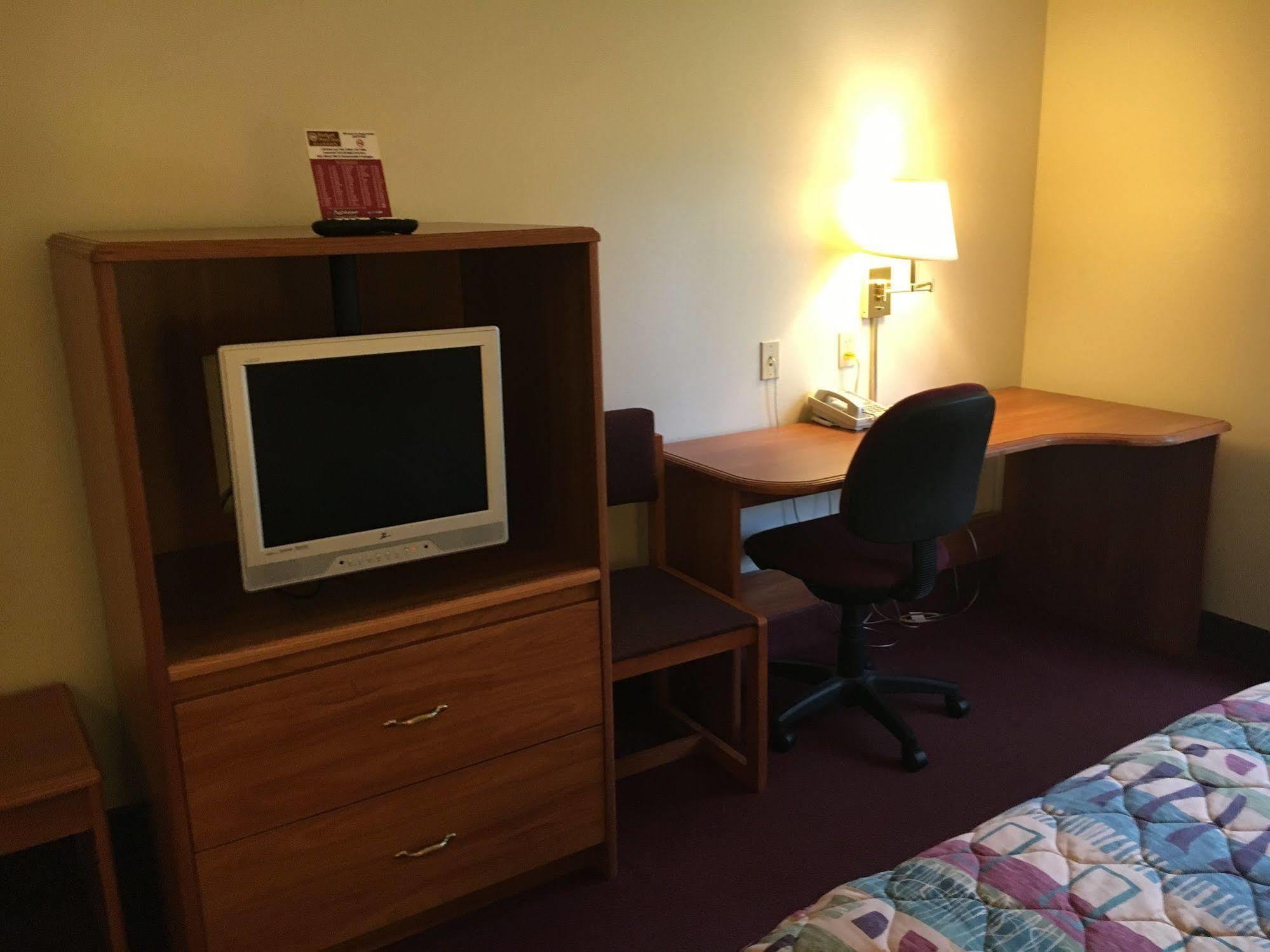 Budget Host Inn Allegan Екстериор снимка